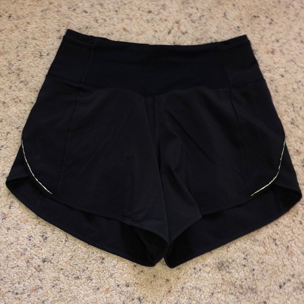 Size 2 lulu shorts!